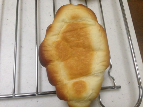 bottom of butter roll in the upper